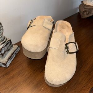 Chic Beige Suede Platform Clogs Mules Slides minimalist casual comfort Size 8